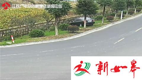 女司机新手上路车技生疏 一周之内三车坠河-雉水网