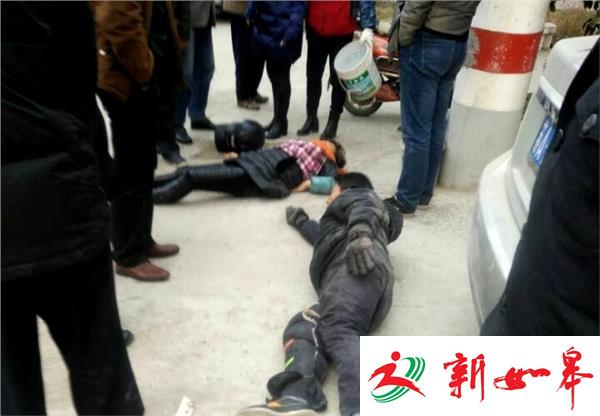 南京；助力车与轿车相撞夫妻双双受伤-雉水网