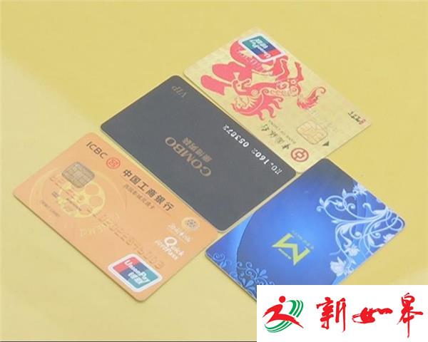 出租车司机拾金不昧  多方打听完璧归赵-雉水网