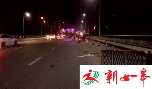淮安一辆价值百万玛莎拉蒂失控冲毁护栏（视频）-雉水网