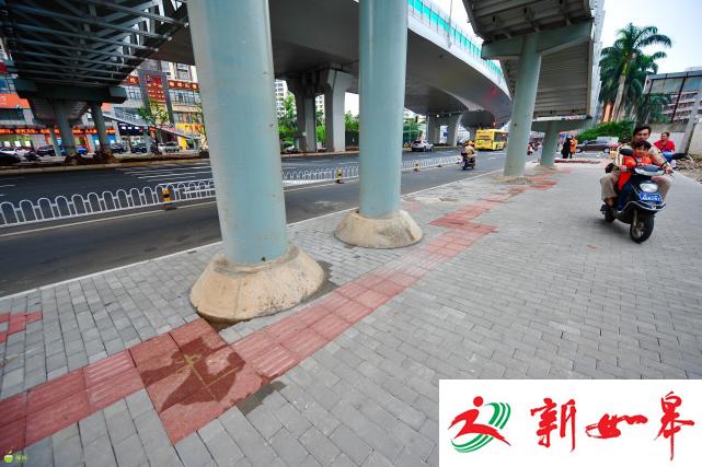 20米长盲道拐14个弯 海口市民投诉：太奇葩了！-雉水网