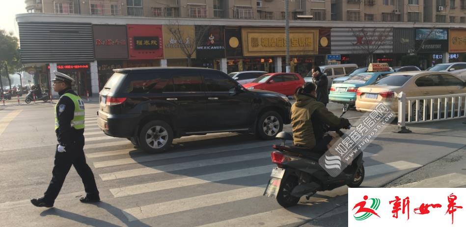 如皋文峰大世界路口两车追尾 所幸无人员受伤-雉水网