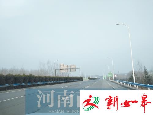 高速公路全线装了路灯13年没亮 官方:节能减排-雉水网