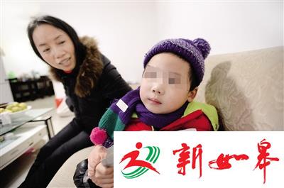 被父亲放幼儿园10个月 男孩：快记不清妈妈的样子了-雉水网