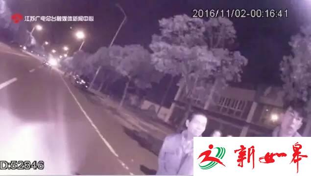 悲剧！女童横穿马路被撞飞 母亲竟不知是自己女儿-雉水网