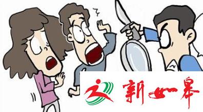 男子怀疑女友出轨 当街持刀追砍3人再纵火烧车-雉水网