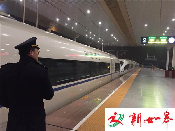 南京春运首趟临客今晨5点59分开出 乘客可在站内温暖过夜-雉水网