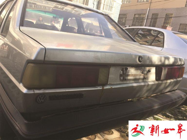 30余“僵尸车”霸占停车位 开发商逼业主买车位使“损招”？-雉水网