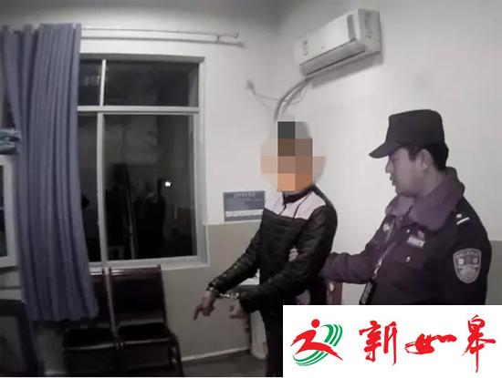 四川一男子刺伤劝架医生潜逃 投案时称