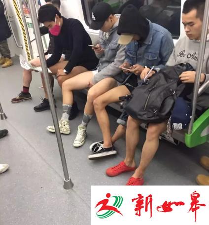 杭州地铁上10个男生当众脱裤子 大伯大妈一脸懵-雉水网