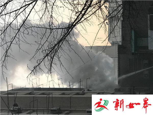 南京一民房节前起火 民警、消防火速扑救-雉水网