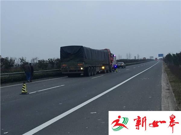 货车怼了大客车  多人受伤（视频）-雉水网