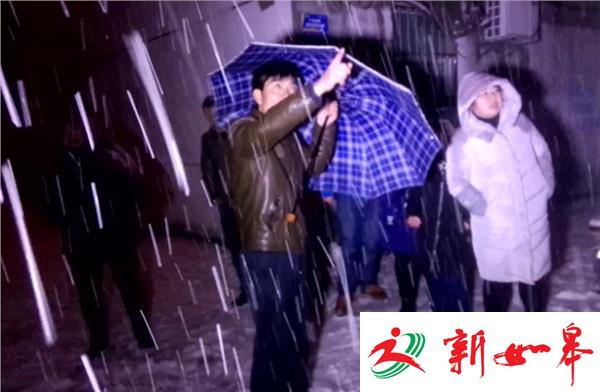 大雪引发线路短路起火 供电抢修冒雪灭火抢修-雉水网