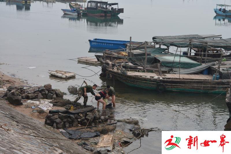 广西海警官兵除夕勇救跳海轻生妇女-雉水网