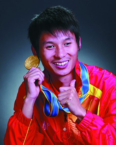 在北京残奥会和广州残运会上，陈山勇先后获得盲人五人制足球赛银牌和金牌。