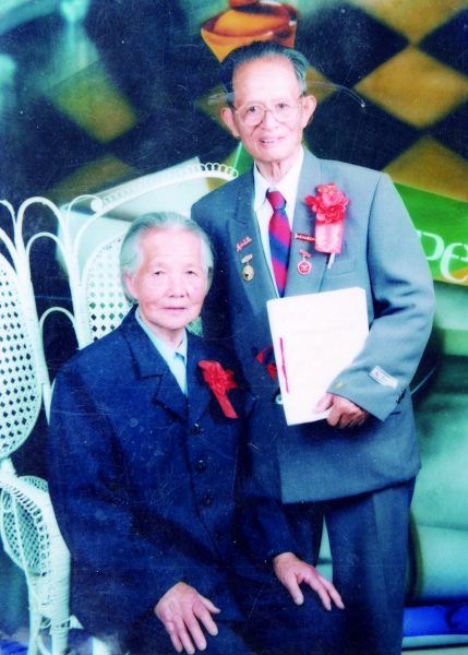 年逾八旬的徐良泉、邵秀英夫妇合影