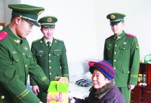 江苏总队如皋边检站 到驻地敬老院走访慰问孤寡老人-雉水网