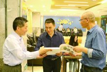 墨香四溢惹人醉  义卖助人献爱心-雉水网