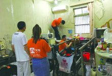 如城街道迎新社区为困难家庭送清凉志愿活动-雉水网