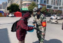 如城街道蒲行社区民兵志愿者进行卡口志愿服务-雉水网