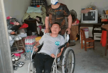 母爱伟大！单亲妈妈34年照顾脑瘫儿-雉水网