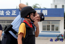 如皋民警与“红领巾”互送中秋礼，双向奔赴情意暖心-雉水网