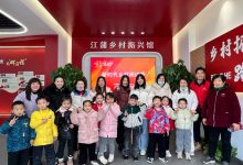 如皋市长江镇蒲港社区和场东社区联合举办全民阅读暨“非遗进社区 香囊品书香”主题活动-雉水网