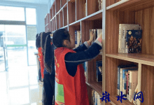 如皋市长江镇中心沙社区农家书屋开展“学雷锋 爱阅读 知践行”主题活动-雉水网