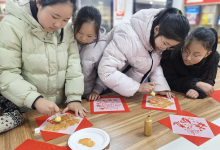 如皋市城北街道镇南社区：集“传承”福 纸张里的非遗-雉水网