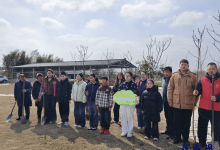 如皋市长江镇蔡埠庄村开展“清风护苗助成长 植树添绿美家园”植树节活动-雉水网