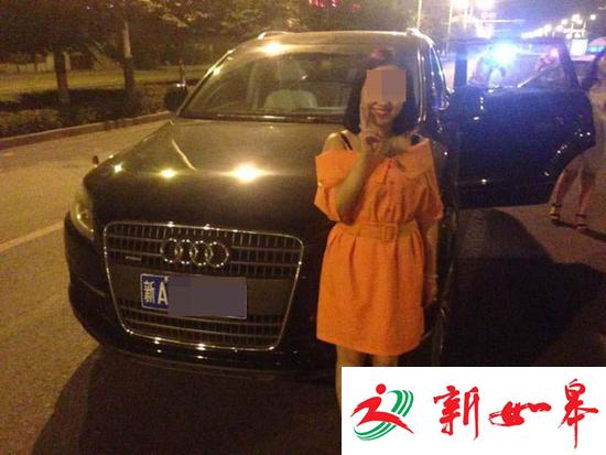 女子醉驾遇交警 取证时摆剪刀手要求拍漂亮点