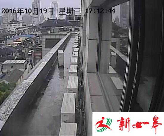 上海酒店探头拍下女顾客睡觉过程 称&ldquo;被风吹歪&rdquo;