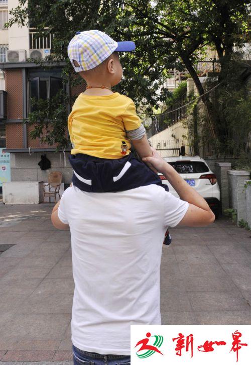  ﹃骑脖马﹄，大人孩子都容易受伤