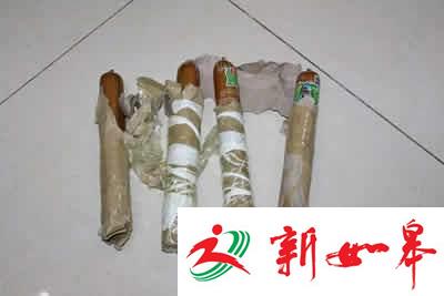 小伙身缠