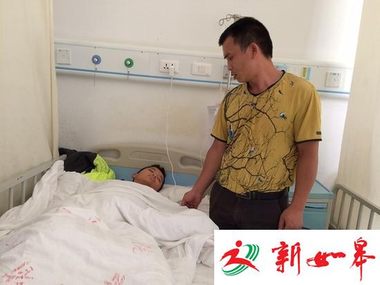 云南文山13岁男孩路边摊吃三根肉串后尿血 查明为鼠药中毒