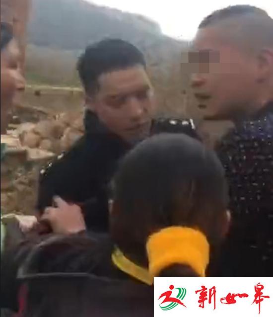 云南民警鸣枪示警仍遭村民围攻 部分人员已到案