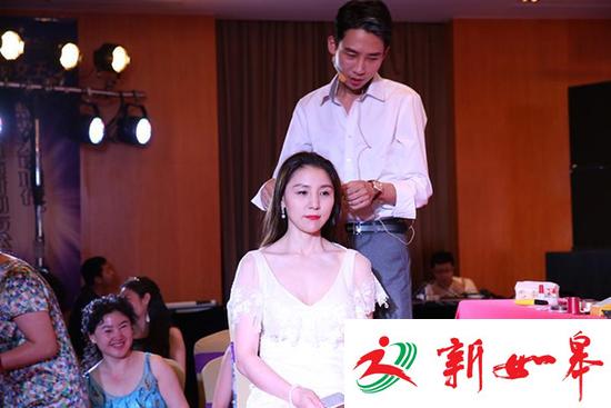 名媛培训班虚与实:两三天花费数万 高喊我是女王