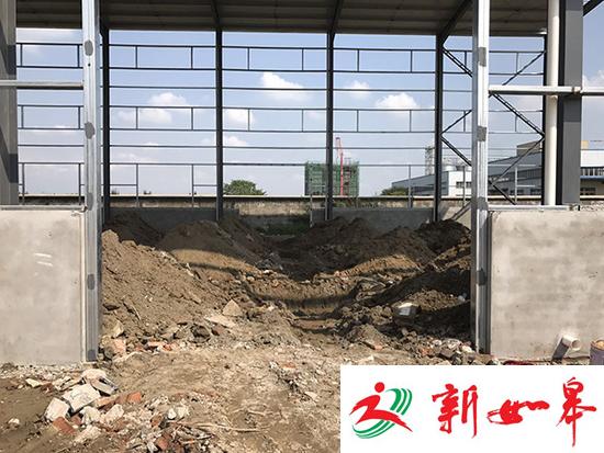 江苏破获一非法填埋危废案 填埋地上正建大米工厂