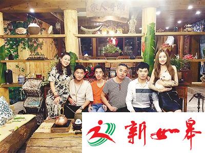 女子27岁当养母28岁当后妈 47岁已经当了4个妈