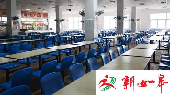 四川一高校食堂现“魔性”表情包告示牌