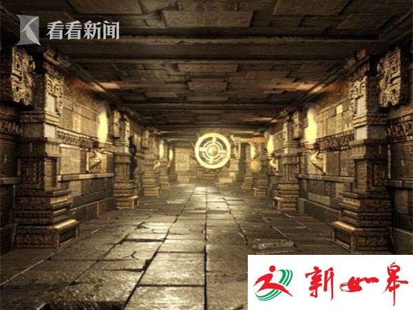 看Knews记者有些怀疑，他用手指着路边的兵马俑以及周边交通示意图，指着最南端说，这是记者的位置，是在山脚，兵马俑是在半山腰，中间有很大的一段购物区要穿过，他可以少收点钱，走环陵公路绕个圈把记者送过去。而实际情况是，离这里八百米，就是兵马俑景区的售票处。