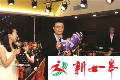 南大人气男教师将开公选课 教学生如何谈恋爱