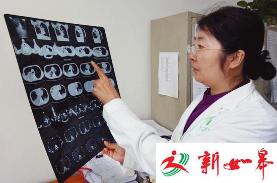 小伙常泡网吧肺成