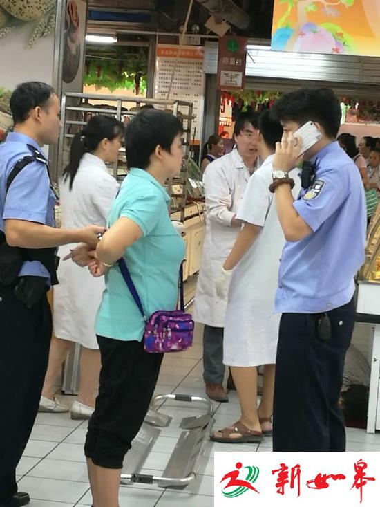 湖南一女子超市内刺死老人 两人疑为婆媳关系