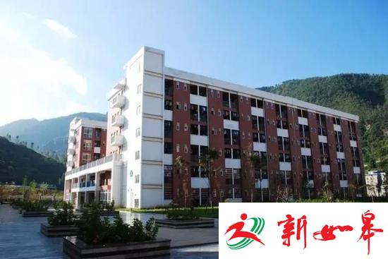会东县和文中学学生宿舍楼（摄于2014年）
