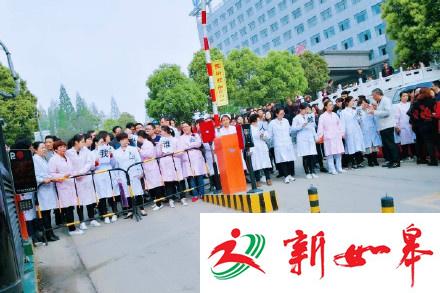 产妇抢救无效身亡家属打伤医生 2人被拘(图)