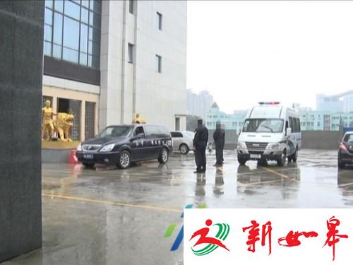 年轻男子KTV会所楼梯口悬梁身亡 警方介入调查