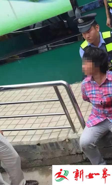 23岁女子公厕内捅死老人 因在狱中遭其女儿殴打