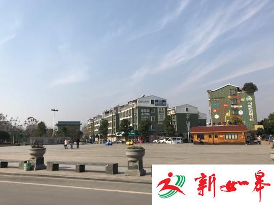 “春节模式”下的青岩刘：空旷无人的广场　奚金燕　摄