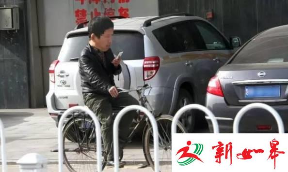 交警把违法行人做成大头表情包,画风让人笑喷!